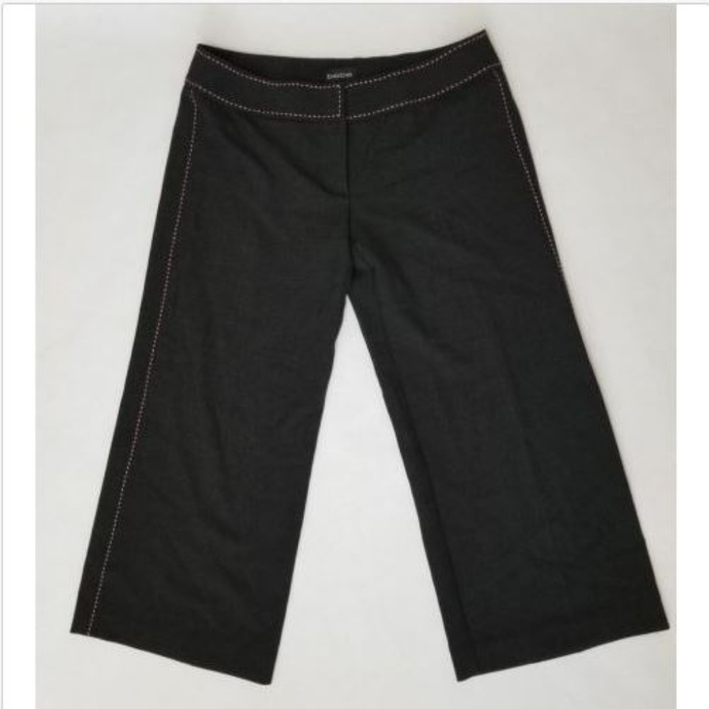 Bebe Cropped Capri Pants with Pink Stitching